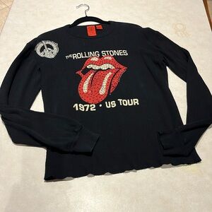 Amal Guessous Rolling Stones tee
